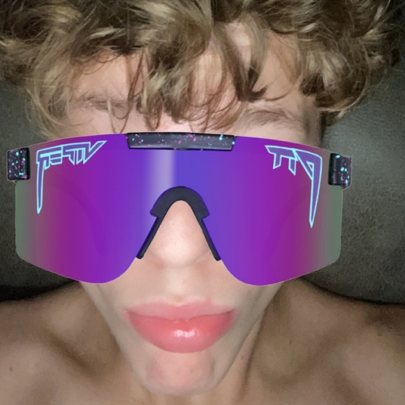 Profile Picture of Jesse Walker (@jessewalker496) on Poshmark