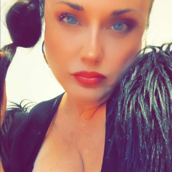 Profile Picture of Marsetta Nicolicchia (@marsettan) on Poshmark