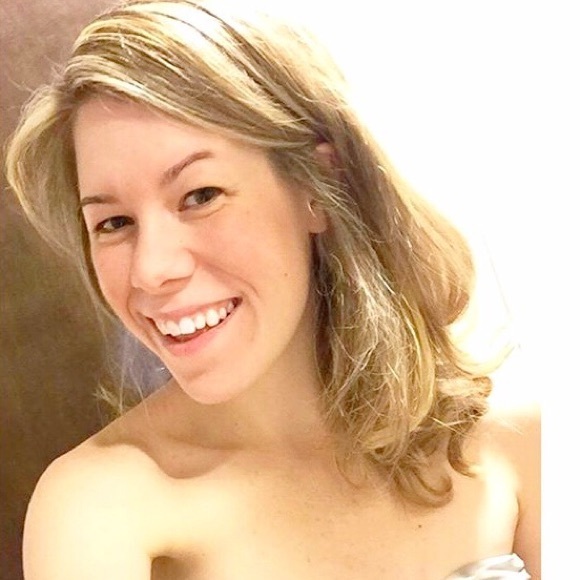 Profile Picture of Caroline Fagot (@carolinepaige09) on Poshmark