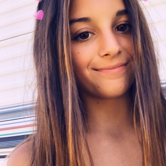 Profile Picture of Riley Pummell (@rileypu) on Poshmark