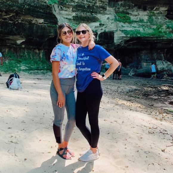 Profile Picture of Paige Dobbyn (@pmdobbz) on Poshmark