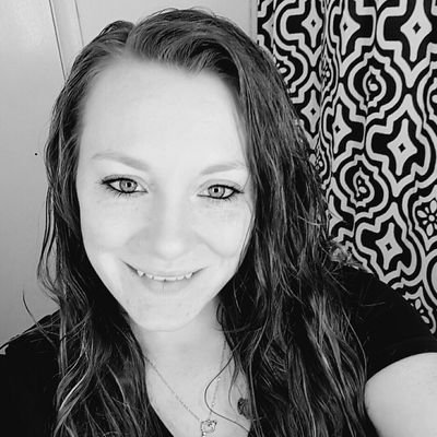 Profile Picture of Sara Turner (@SaraJillian) on Twitter