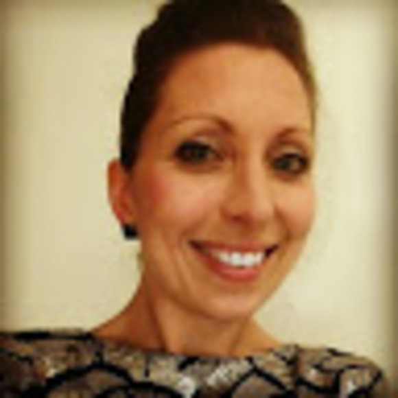 Profile Picture of Louise Keys (@louisemkeys) on Poshmark