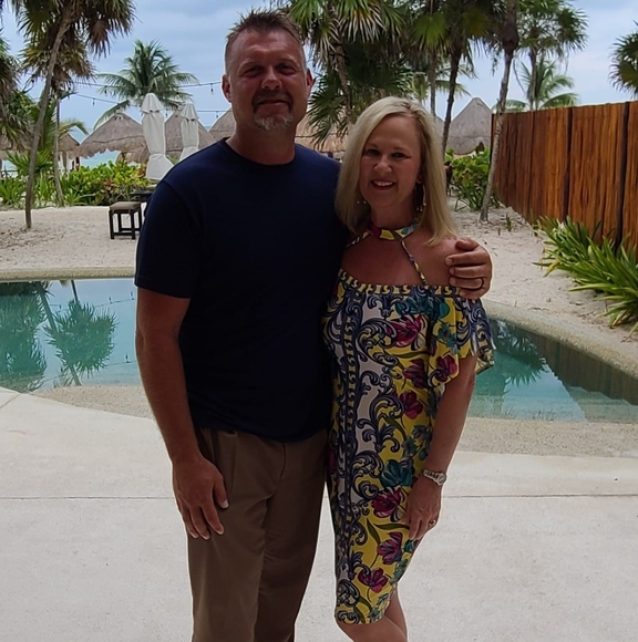 Profile Picture of Melissa Linebarger tesch (@wagsnpurs) on Poshmark