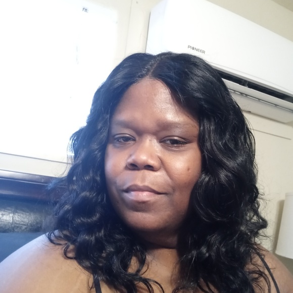 Profile Picture of Tamara Clines (@tamaraclines) on Poshmark