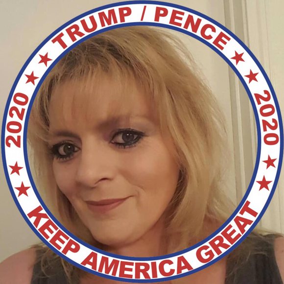 Profile Picture of Lynn Sampson (@nonnielynno) on Poshmark