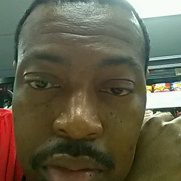 Profile Picture of Charles Barrett (@charlesbarrett2) on Poshmark