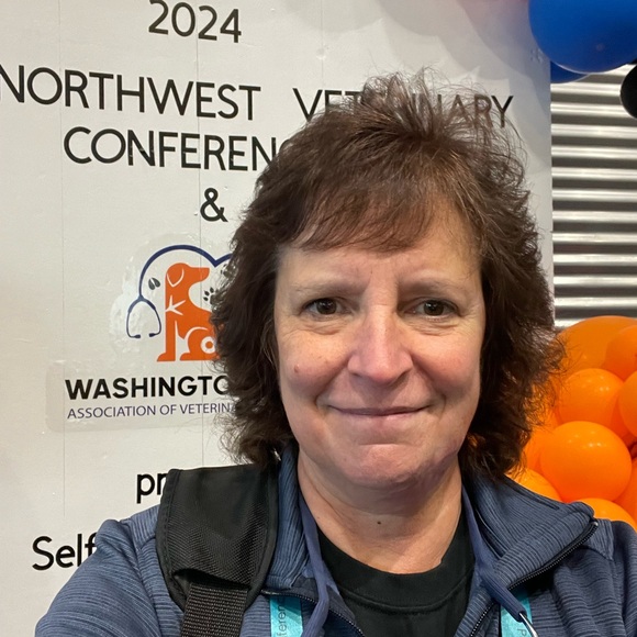 Profile Picture of Dana Dobbs (@dana_dobbs) on Poshmark