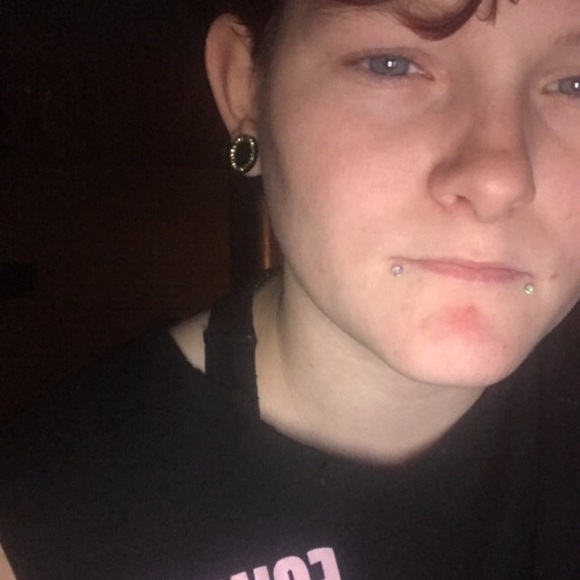 Profile Picture of Marissa Cooley (@marissacooley11) on Poshmark