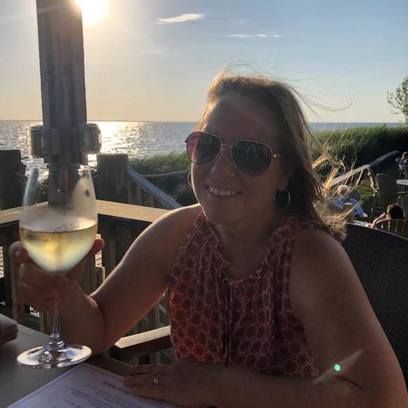 Profile Picture of Mary Manning (@marymanning327) on Poshmark