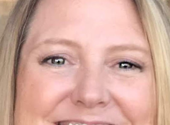 Profile Picture of Robin Rickel (@robin_rickel) on Poshmark