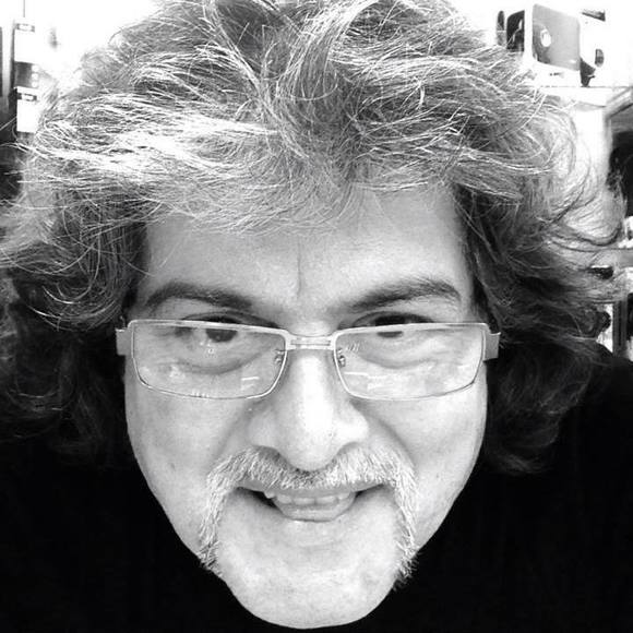 Profile Picture of Carlos Bazzetti (@carlosbazzetti) on Poshmark