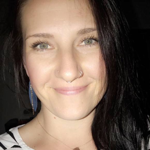 Profile Picture of Amanda Menser (@mrsmenser) on Poshmark