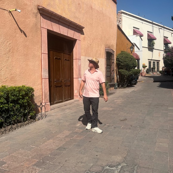 Profile Picture of Carlos Ibarra (@carlosib19) on Poshmark