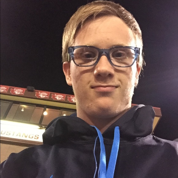 Profile Picture of Peter Stoops (@kaos02) on Poshmark