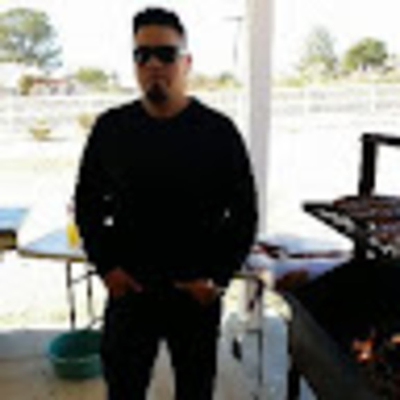 Profile Picture of Carlos Manzo (@cmanzo760) on Poshmark