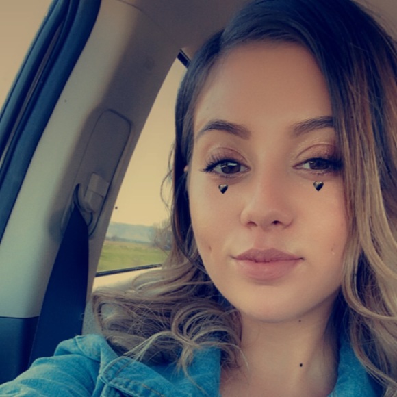 Profile Picture of Raylene Botello (@raycb16) on Poshmark