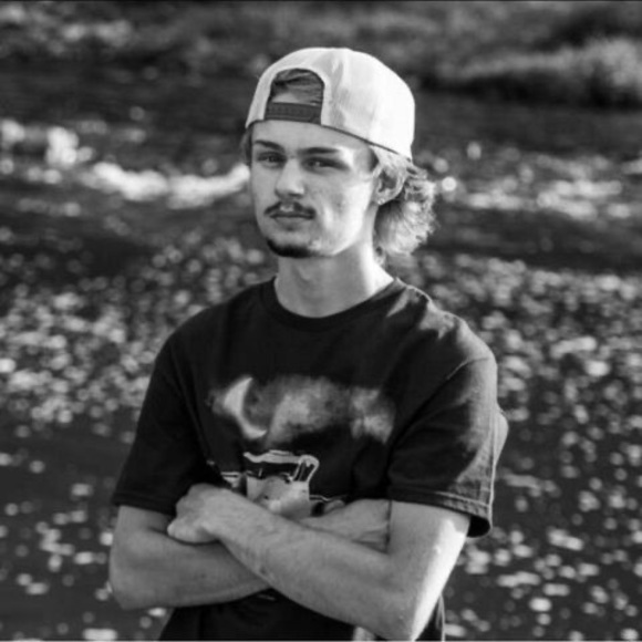 Profile Picture of Kaleb Knight (@kaleb_20041) on Poshmark