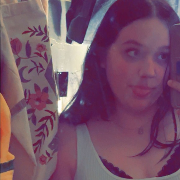 Profile Picture of Macaria Riley (@caririley974) on Poshmark