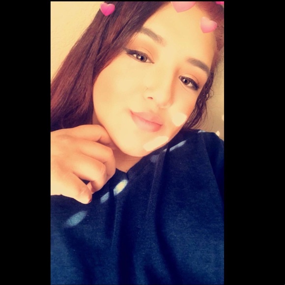 Profile Picture of Yolanda Almaguer (@yolies19) on Poshmark