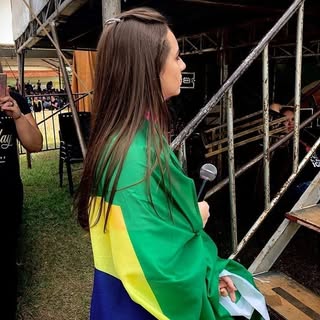 Profile Picture of . (@reason_nicole) on Instagram