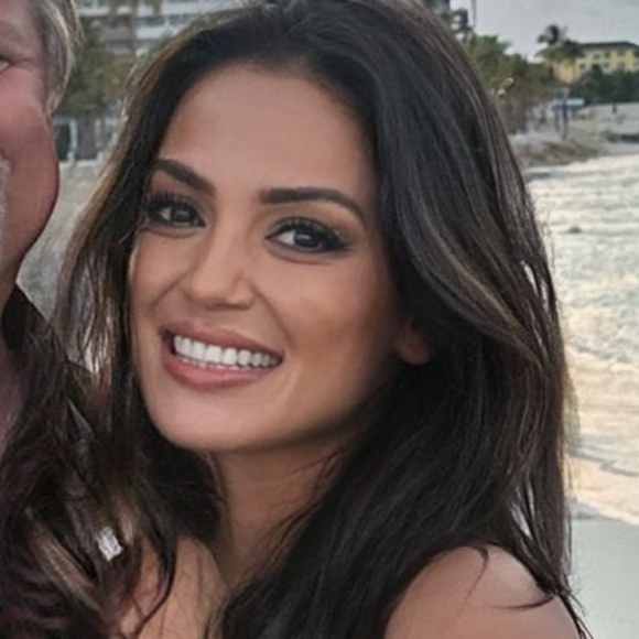 Profile Picture of Jodi Andretti (@jodiandretti) on Poshmark