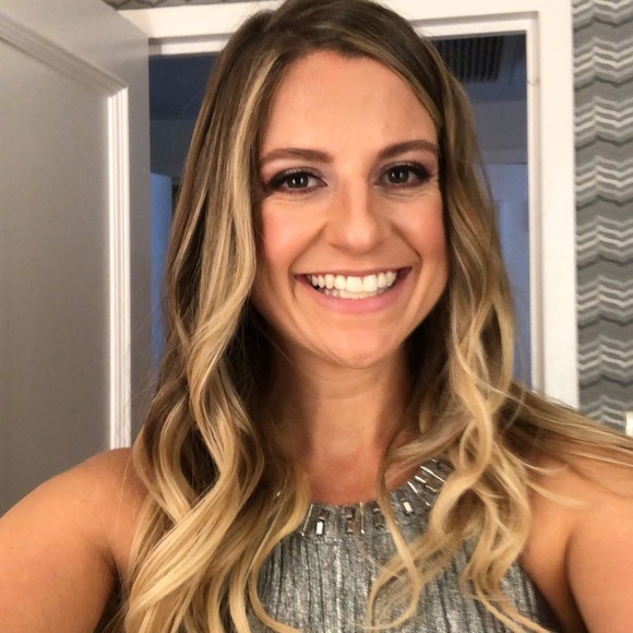 Profile Picture of Katie Turoff (@k_atewil) on Poshmark