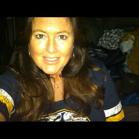 Profile Picture of Loretta Wilson (@lorettad1963) on Poshmark