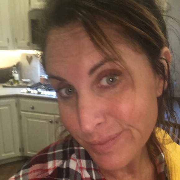 Profile Picture of Heather Mcculley (@hlm121475) on Poshmark