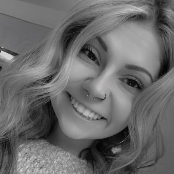 Profile Picture of Brianna Timms (@britimms19) on Poshmark