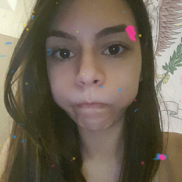 Profile Picture of Krystal Torrez (@katorre40) on Poshmark