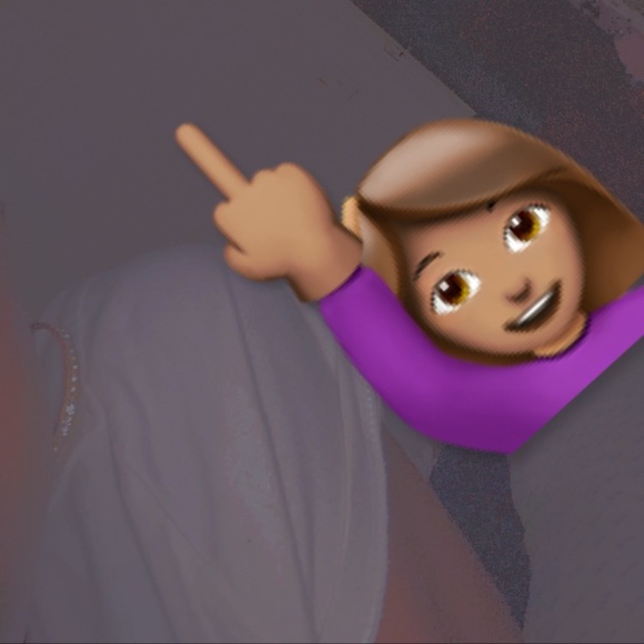 Profile Picture of Imani James (@lipgloss_501) on Poshmark