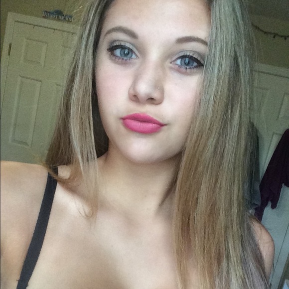 Profile Picture of Kennedy Sobon (@kennedy124) on Poshmark