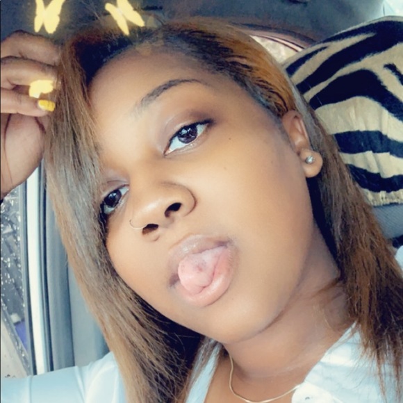 Profile Picture of Tylaziah Adley (@laziahadley) on Poshmark