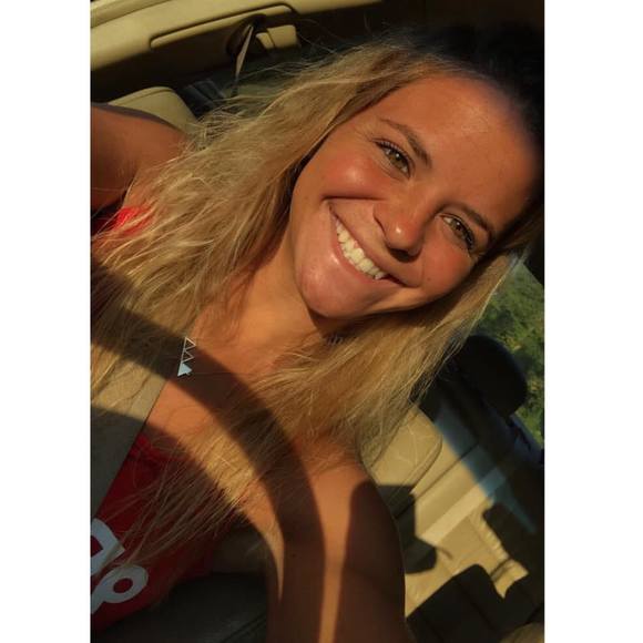 Profile Picture of Jessie Bedenbaugh (@jessie_ab) on Poshmark