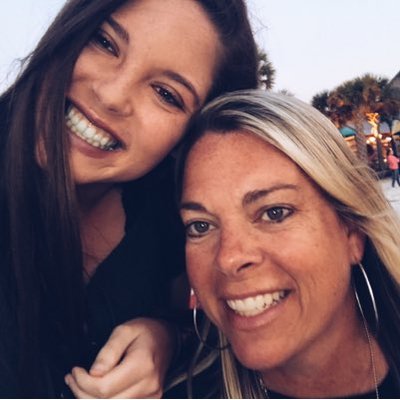 Profile Picture of Lily Davidson (@lilydavidsonnn) on Twitter