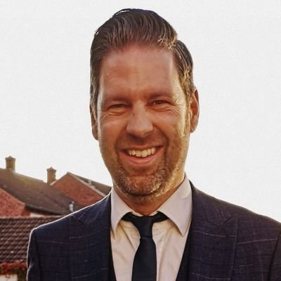 Profile Picture of Carl Walker  💙 (@cwwalker10) on Twitter