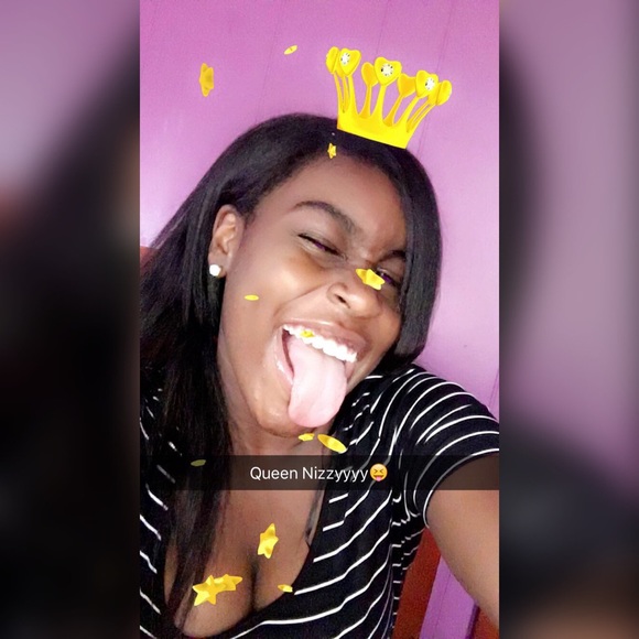 Profile Picture of Janiya Boardley (@nizzyniy) on Poshmark