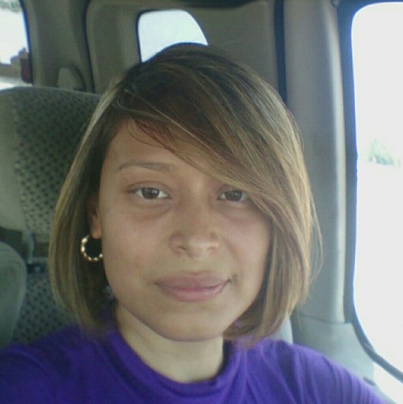 Profile Picture of Lilian Loesch (@laindia78) on Poshmark