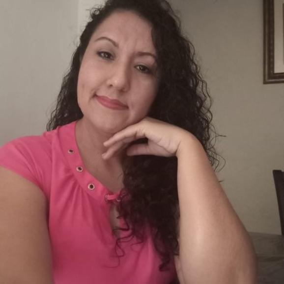 Profile Picture of Yesenia Abrego (@yeseniacantu2) on Poshmark