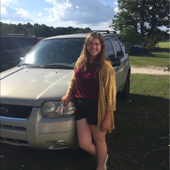 Erin Hawksworth - Poshmark Profile Picture of Erin Hawksworth (@hawkflyer15) on Poshmark