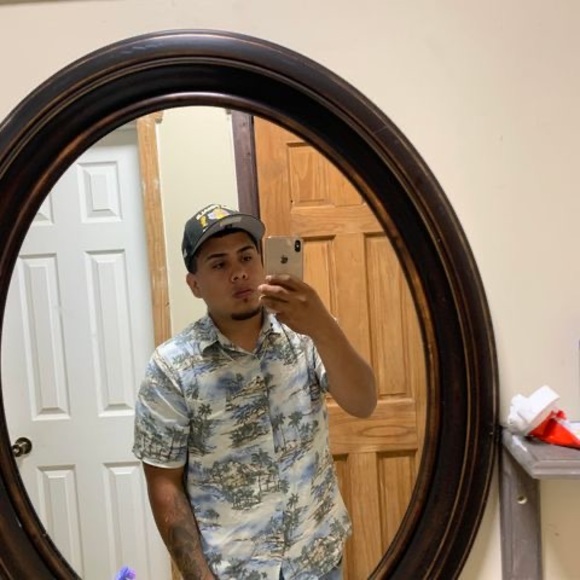 Profile Picture of Juan pablo Hortelano (@j_hortelano) on Poshmark