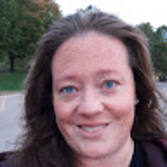 Profile Picture of Erin Carson (@erincarson85) on Poshmark