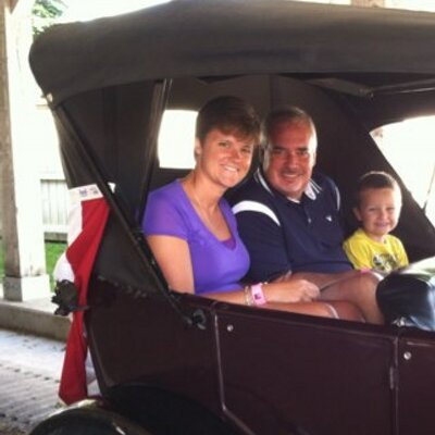 Profile Picture of Kris Robinson (@RobinsonKristen) on Twitter