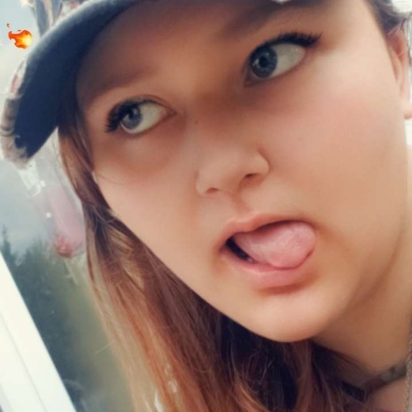 Profile Picture of Tiana Russin (@tiana3203) on Poshmark