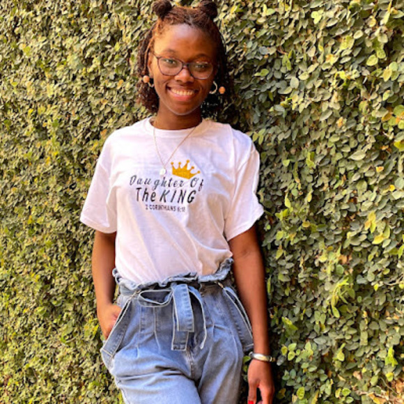 Profile Picture of Essie Richardson (@essier657) on Poshmark