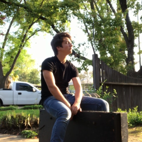 Profile Picture of Ashton Capron (@thatoneashton) on Poshmark