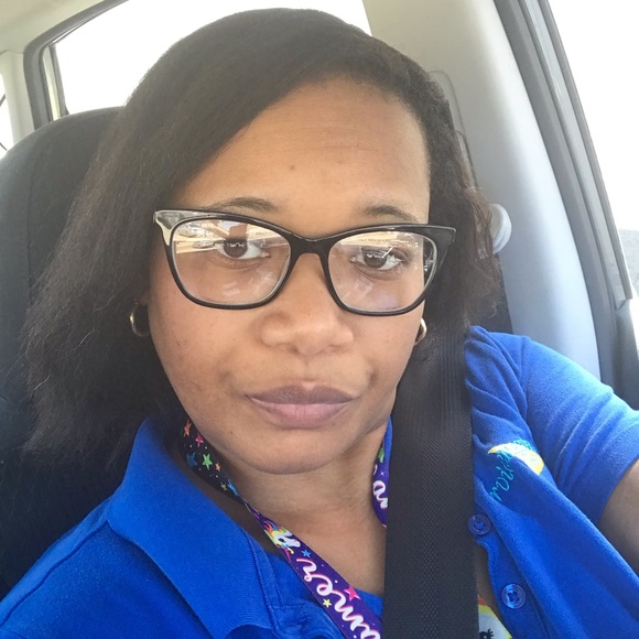Profile Picture of Jamillah Thomas (@poshqueen78) on Poshmark