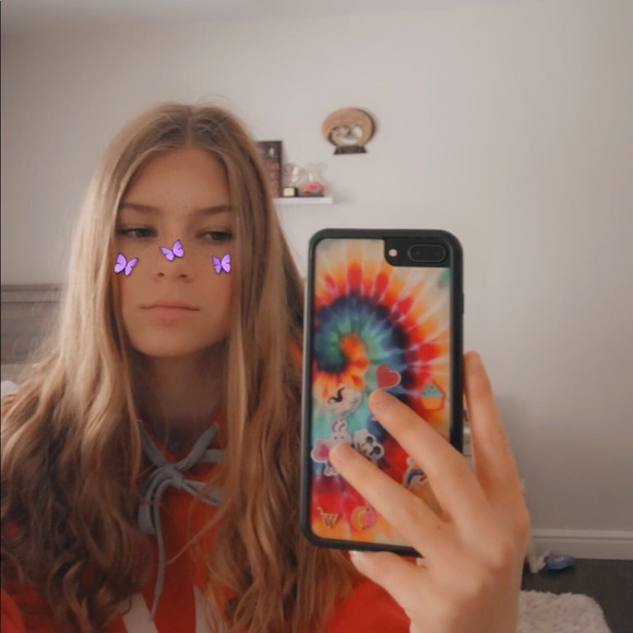 Profile Picture of Kate Kusnierczyk (@katekusnierczyk) on Poshmark