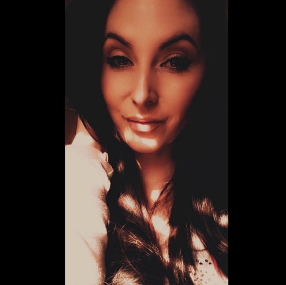 Profile Picture of Jessica Lackey (@jessi_eubanks) on Poshmark